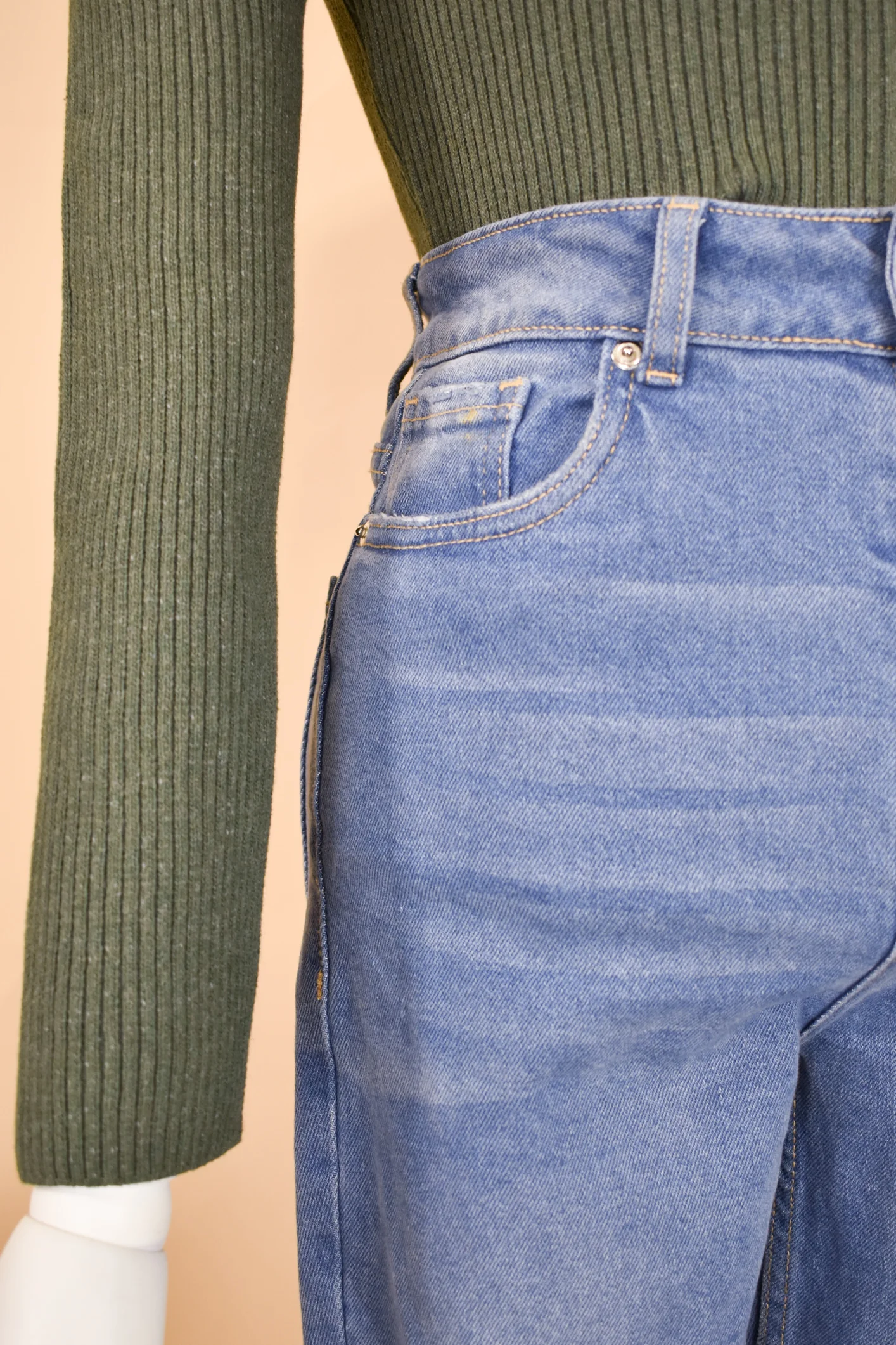 Pantalón jean Eco Skinny Rasgado - Image 5